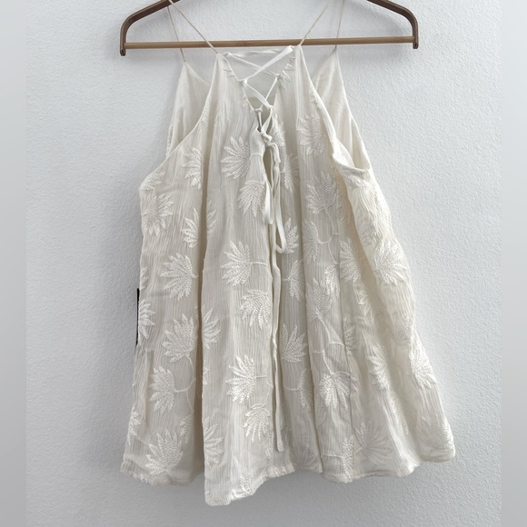 NWT Doe & Rae Patterned Tank with Criss Cross Back, Off White Sz M - Picture 3 of 8